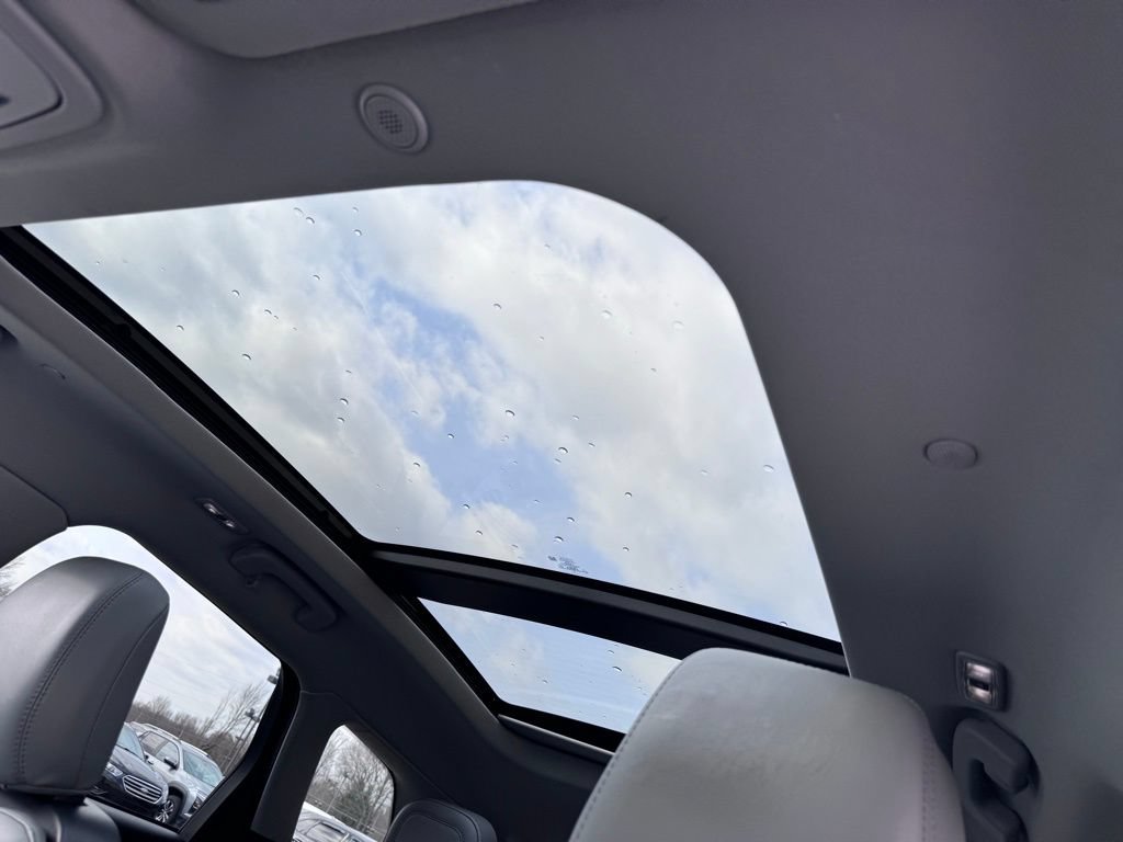 Used 2022 Lincoln Corsair AWD w/ Premium Package image 16