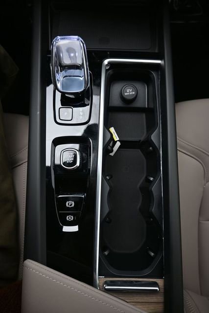 New 2026 Volvo XC60 B5 Plus w/ Protection Package Premier image 11