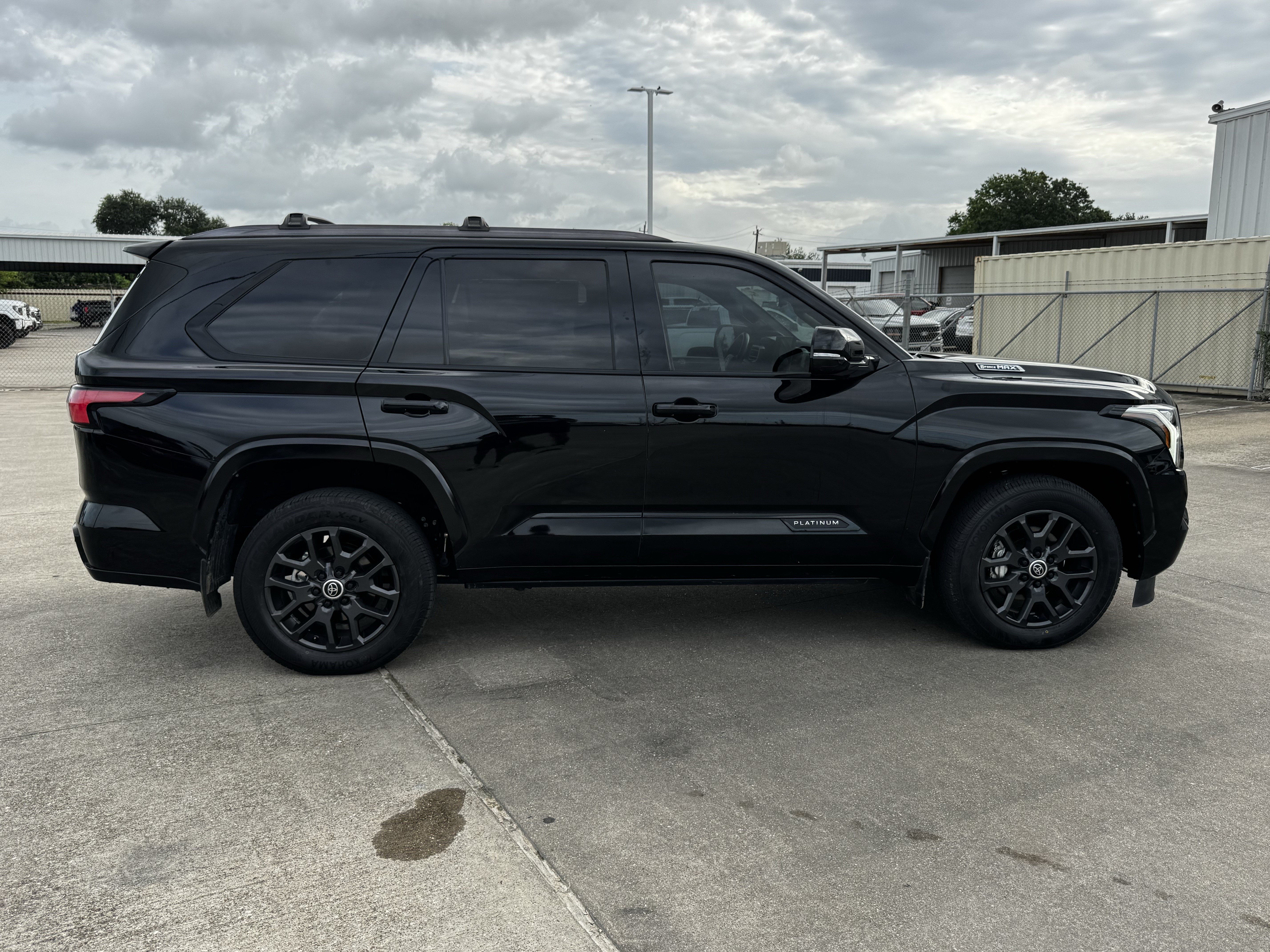Used 2024 Toyota Sequoia Platinum AWD/4WD image 7