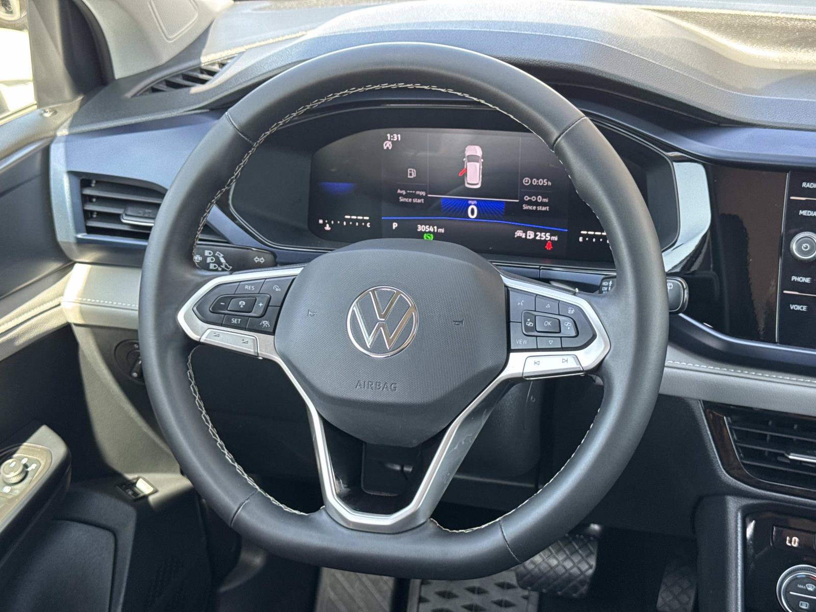 Certified 2024 Volkswagen Taos SE FWD image 10