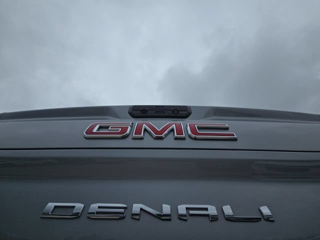 Used 2025 GMC Sierra 2500 Denali w/ Denali Reserve Package AWD/4WD image 10