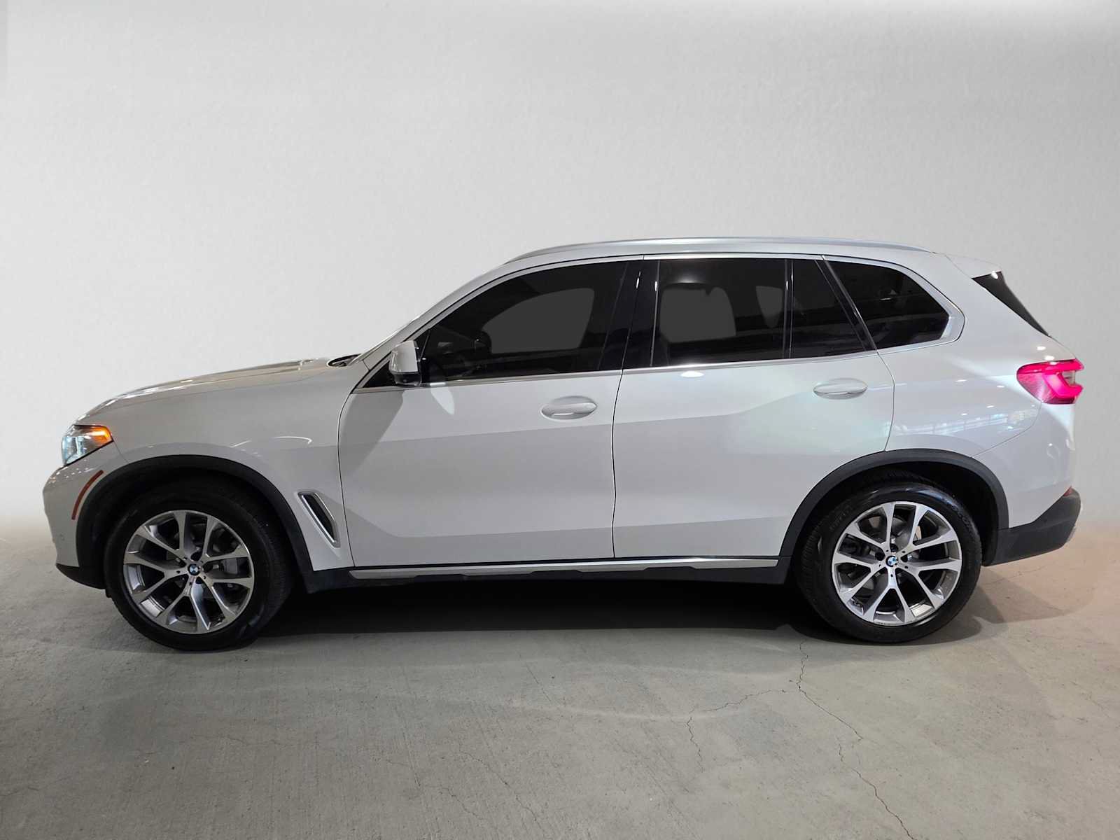 Used 2019 BMW X5 xDrive40i w/ Premium Package AWD/4WD image 6