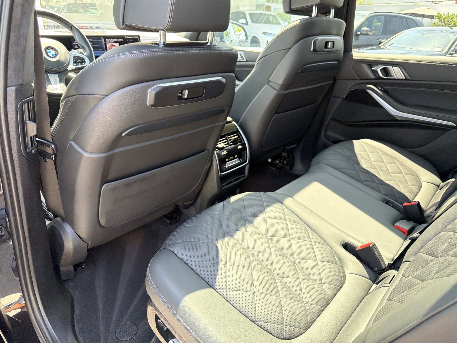 Certified 2024 BMW X7 xDrive40i w/ M Sport Package AWD/4WD image 10