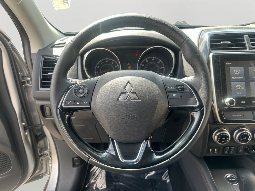 Used 2025 Mitsubishi Outlander Sport SE AWD/4WD image 12
