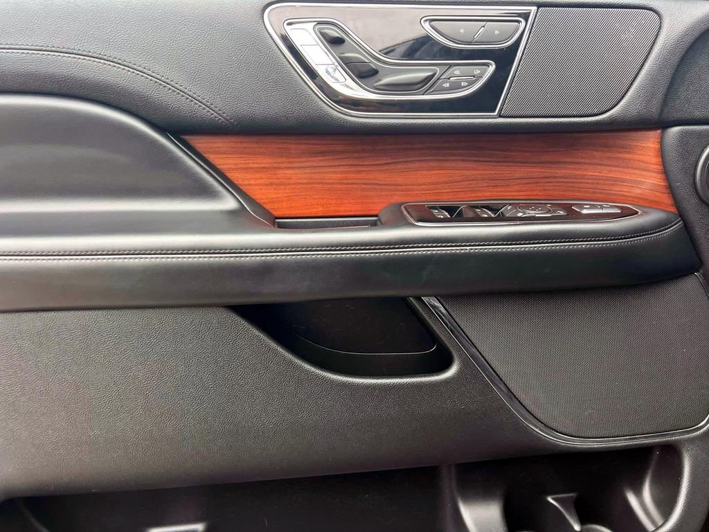 Used 2020 Lincoln Navigator L Reserve w/ Equipment Group 201A Reserve image 19