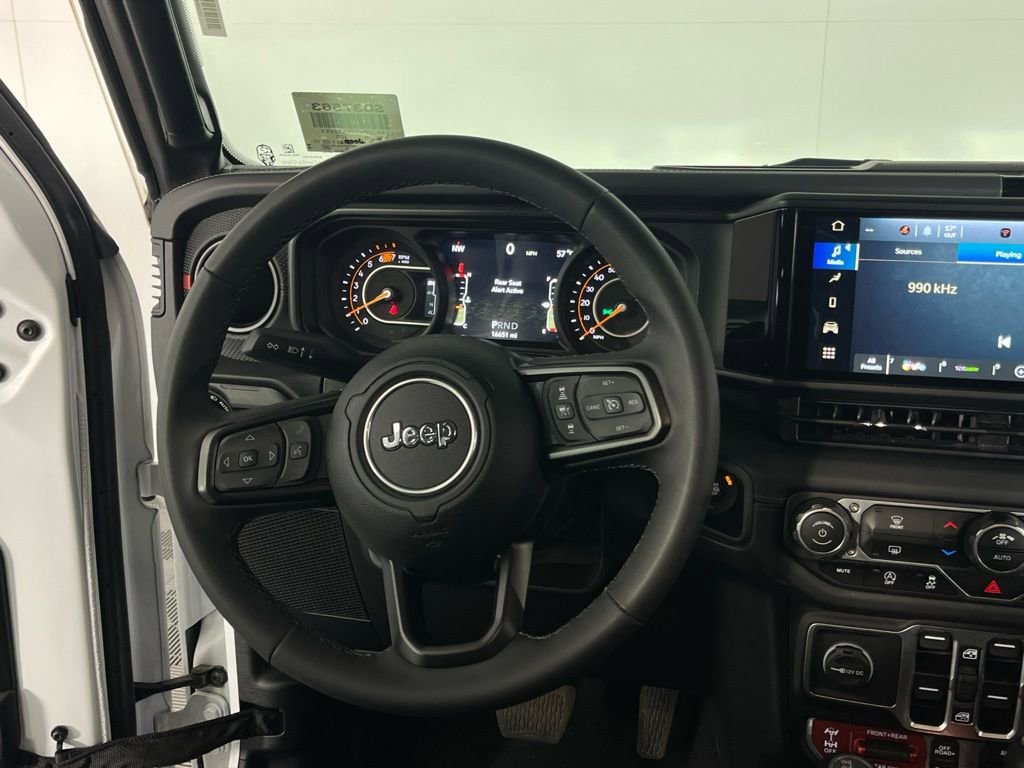 Used 2025 Jeep Wrangler Unlimited Rubicon image 16