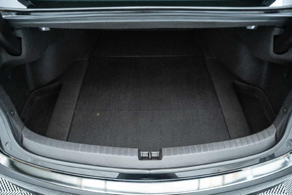 Used 2018 Acura TLX FWD image 9