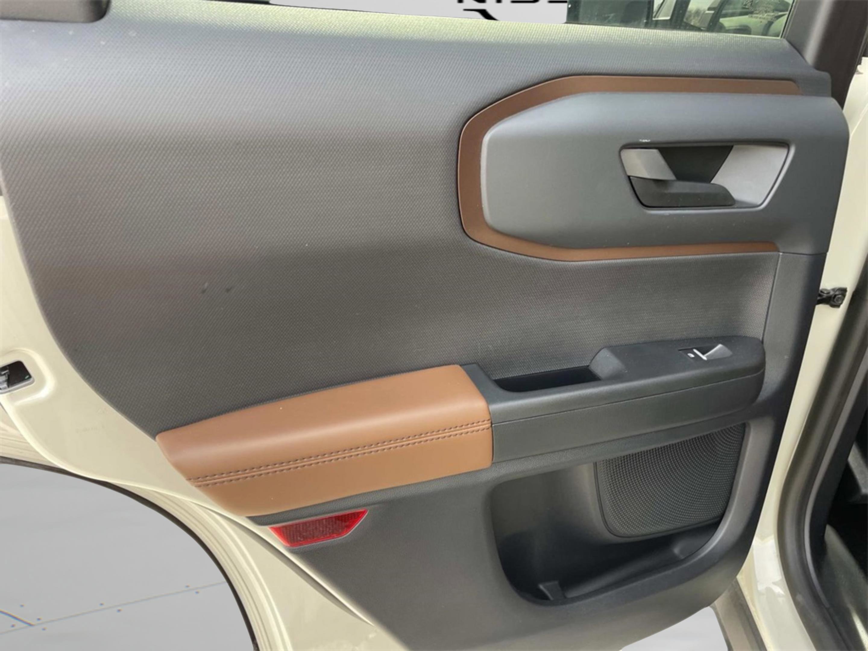 Used 2024 Ford Bronco Sport Outer Banks image 13