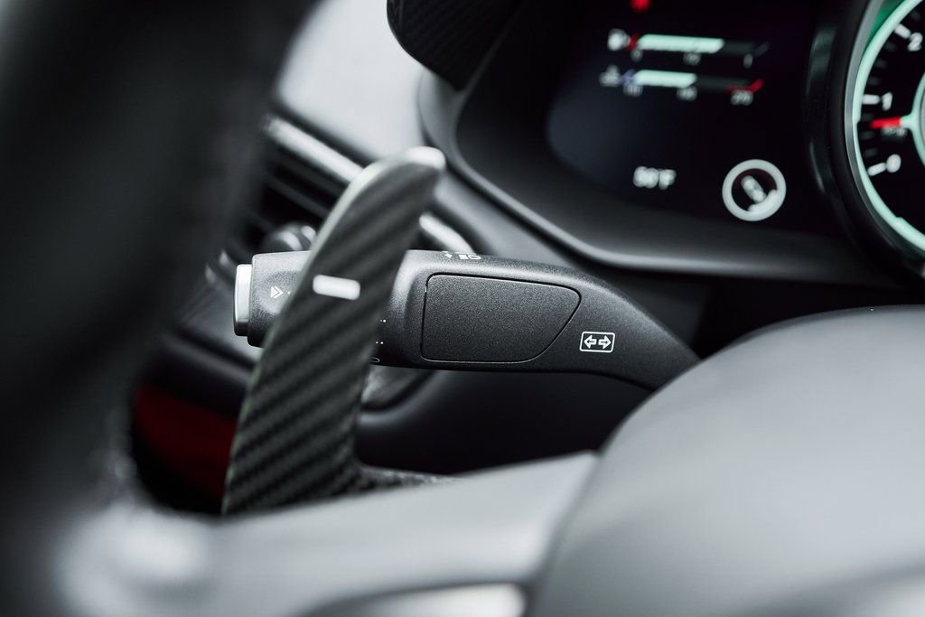 Used 2023 Aston Martin V12 Vantage image 56