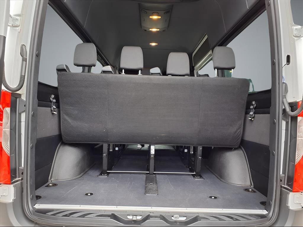 Used 2024 Mercedes-Benz Sprinter 2500 image 11