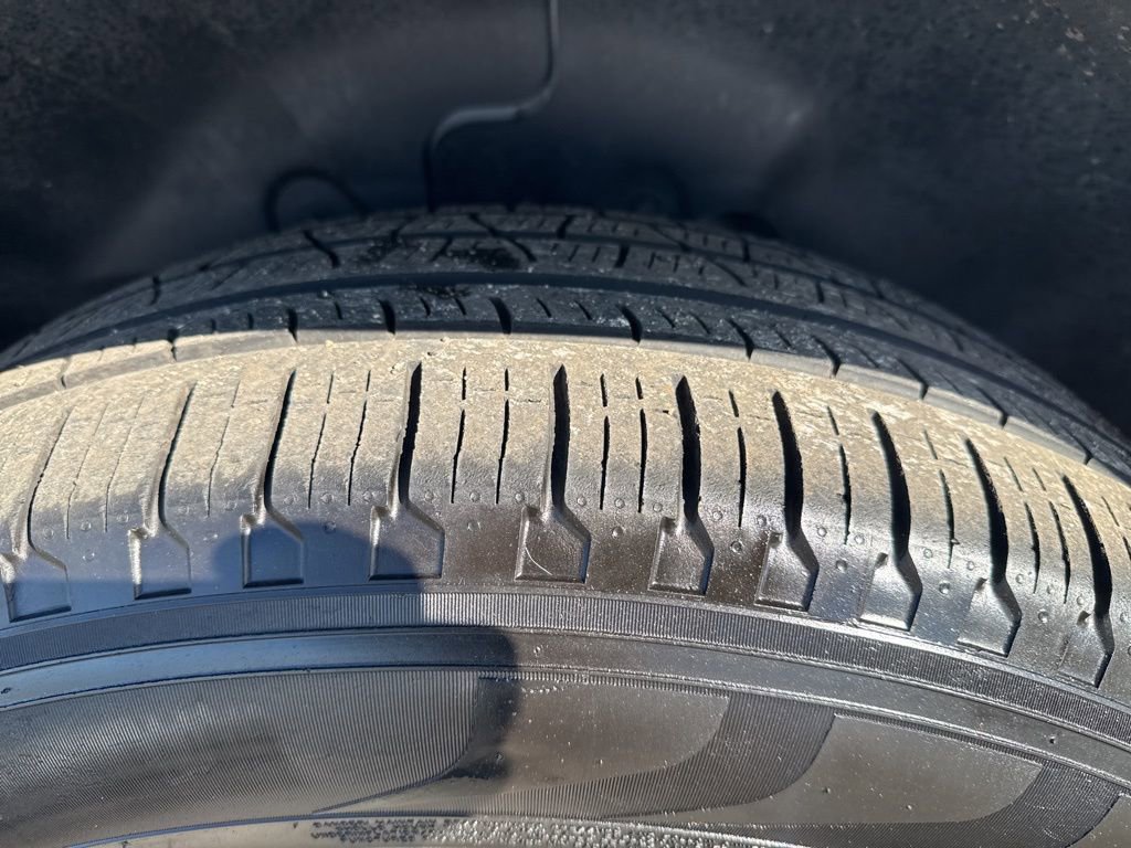 Used 2022 Rivian R1T Adventure image 33