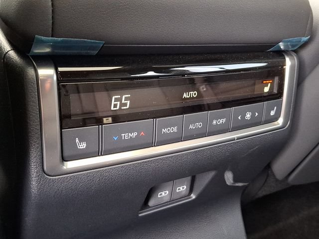 Used 2025 Lexus GX 550 w/ Accessory Package (2T) AWD/4WD image 11