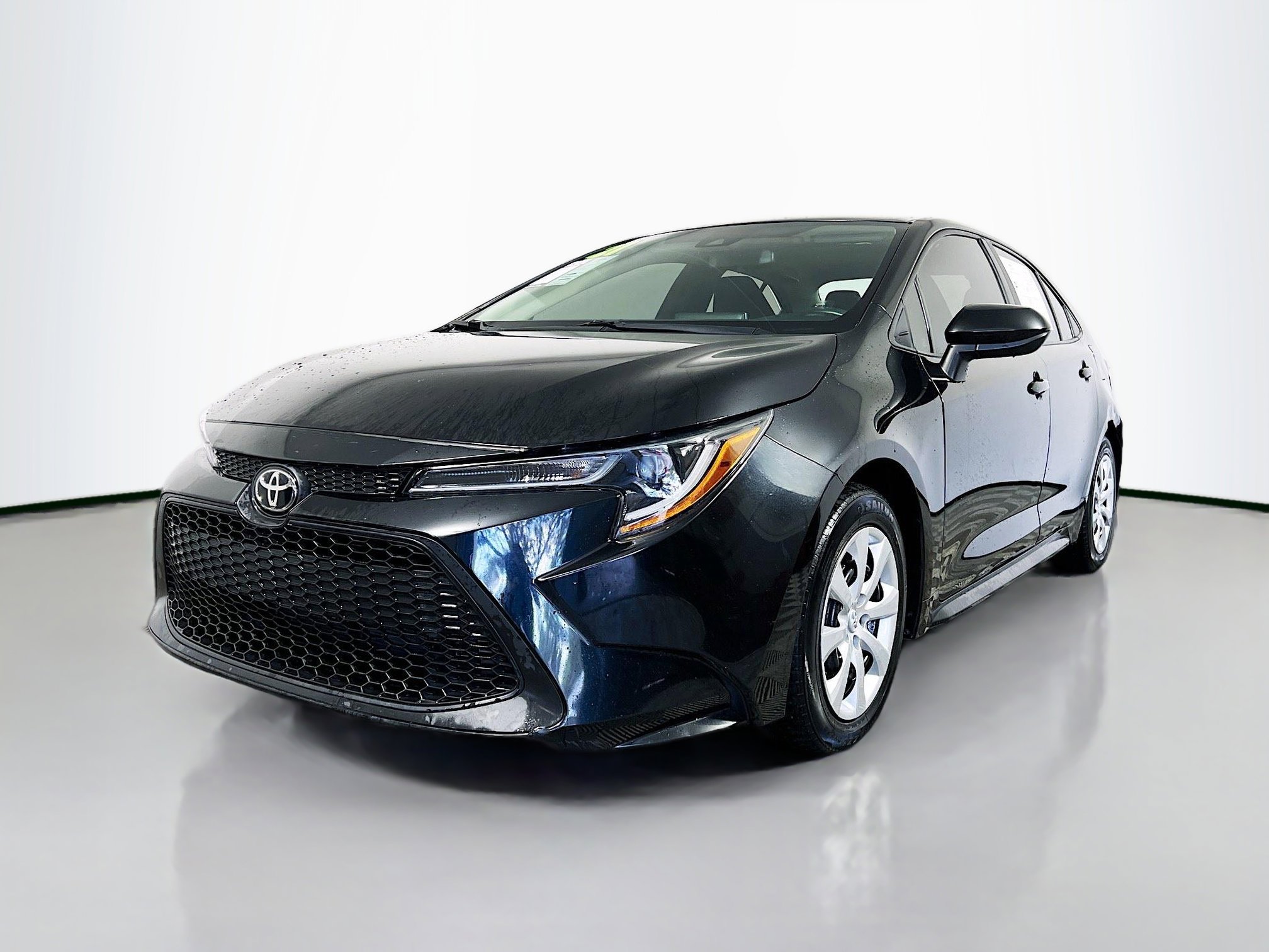 Used 2021 Toyota Corolla LE image 10