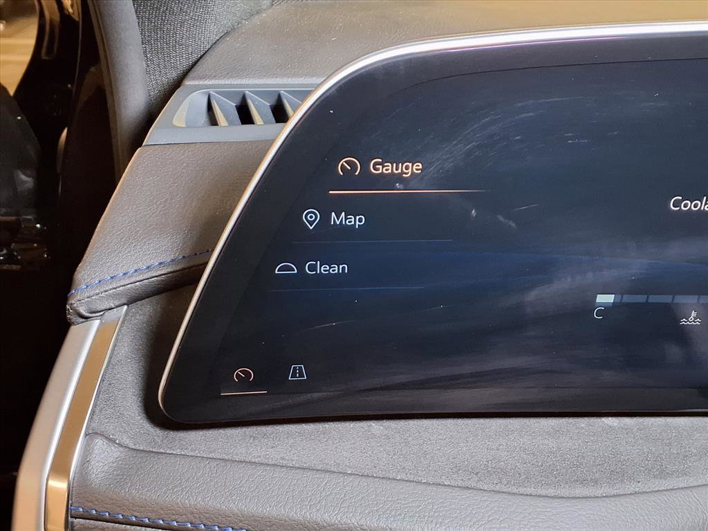 Certified 2025 Cadillac XT4 Sport w/ Cold Weather Package image 12