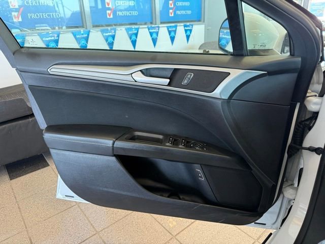 Used 2019 Ford Fusion SE FWD image 21