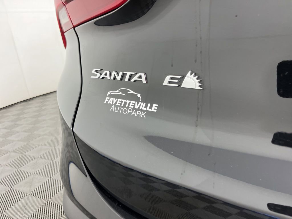 Used 2022 Hyundai Santa Fe SEL w/ Cargo Package image 3