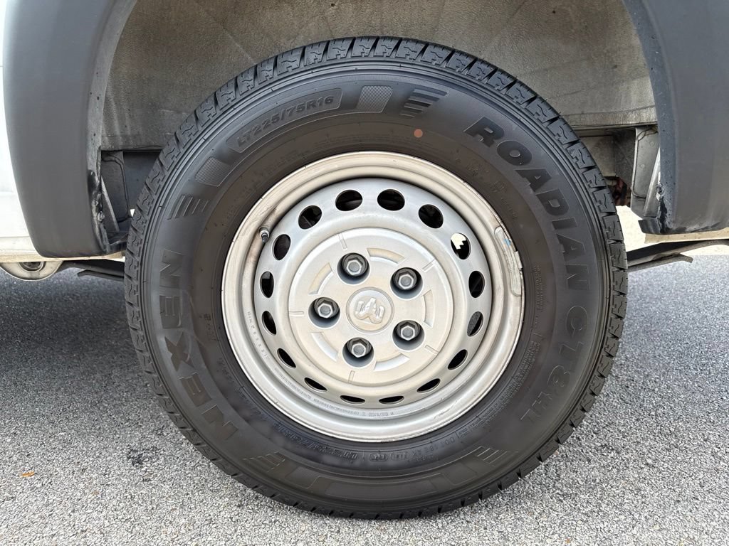 Used 2026 RAM ProMaster 2500 w/ Safety Group FWD image 8