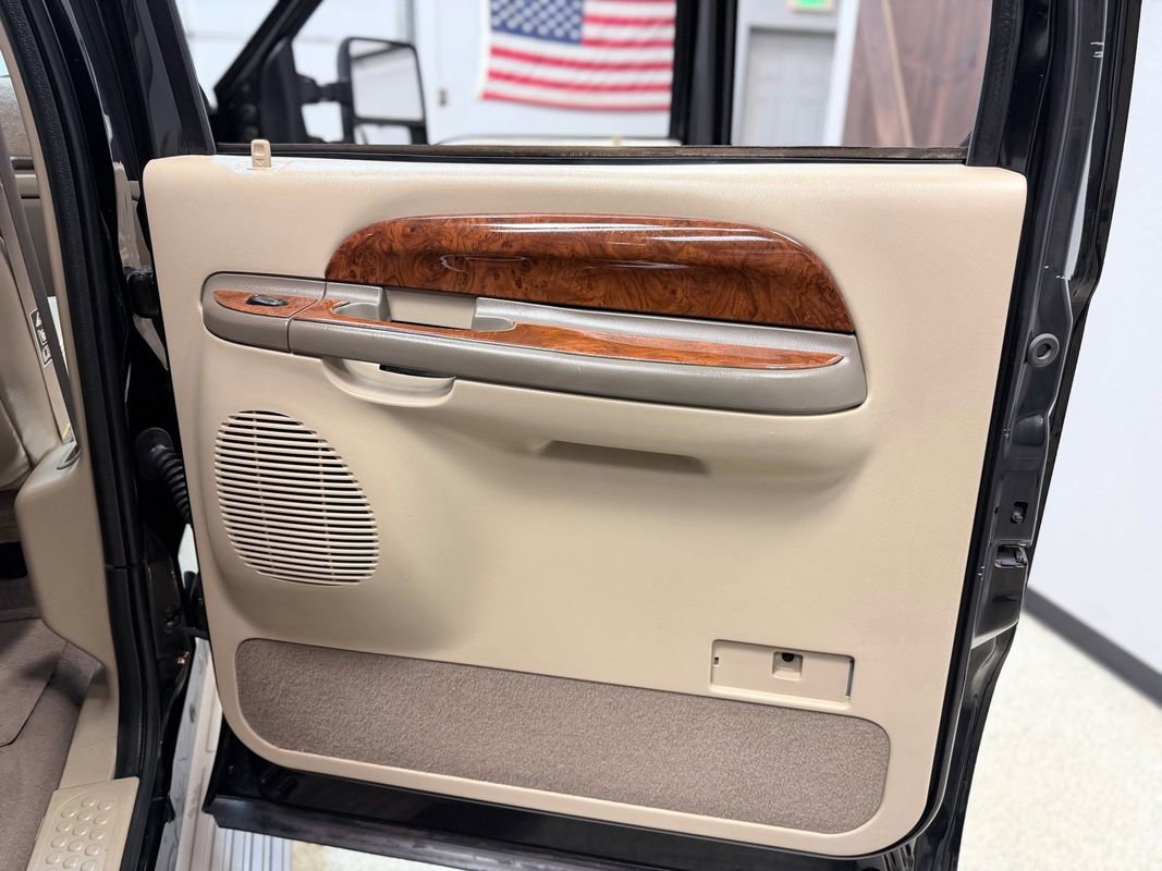 Used 2001 Ford Excursion Limited image 37