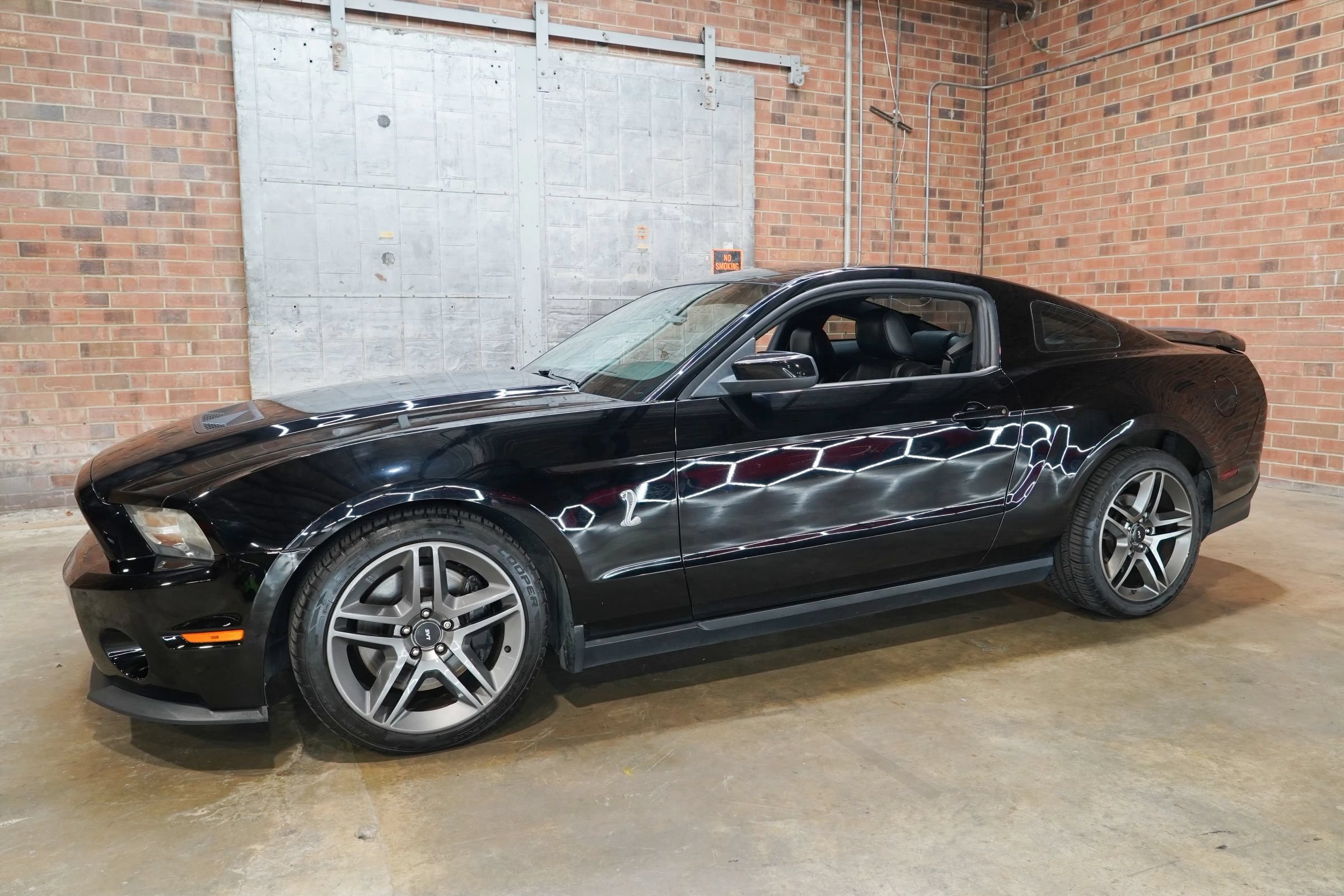 Used 2010 Ford Mustang Shelby GT500 RWD image 7