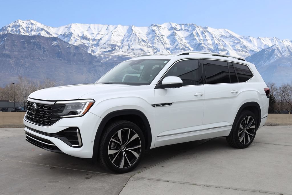 Used 2025 Volkswagen Atlas SEL Premium R-Line AWD/4WD image 2
