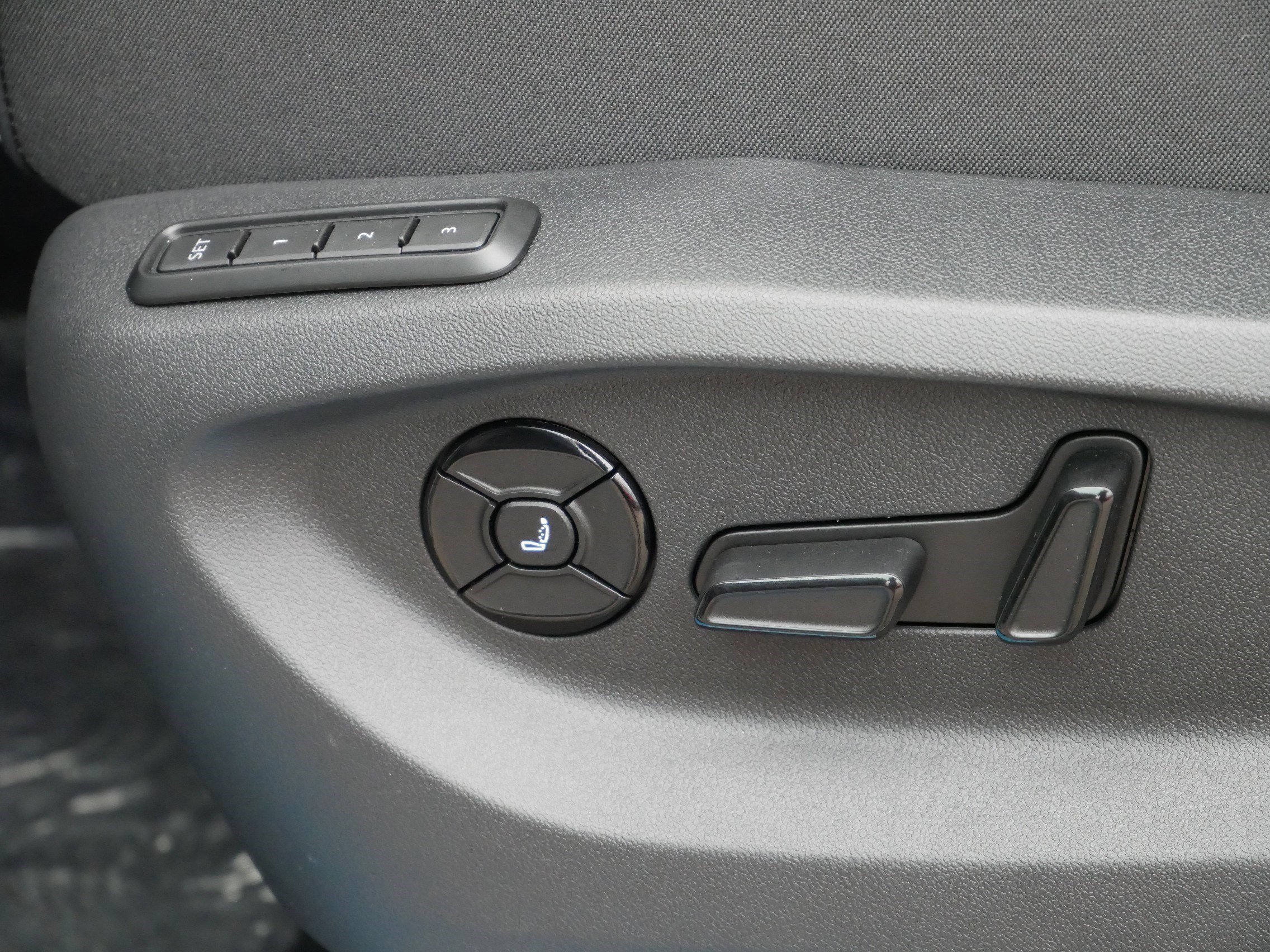 New 2026 Volkswagen Tiguan SEL R-Line AWD/4WD image 6