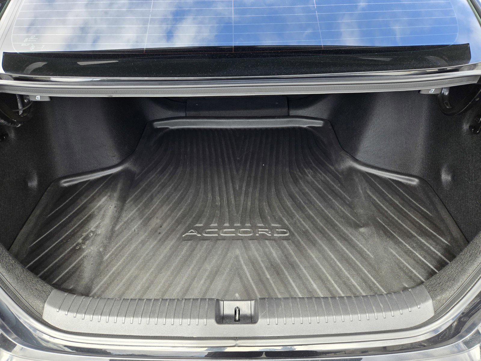 Used 2023 Honda Accord Sport image 27