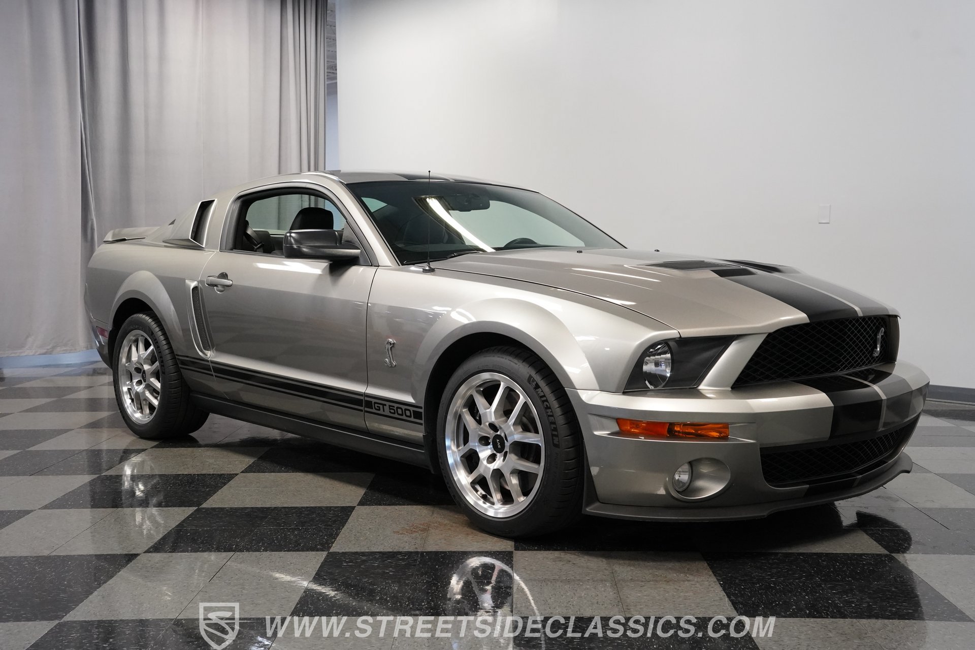 Used 2009 Ford Mustang Shelby GT500 RWD image 17