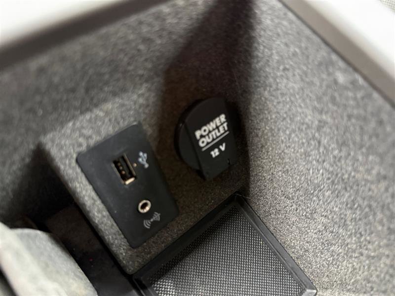 Used 2018 Porsche Macan AWD image 24