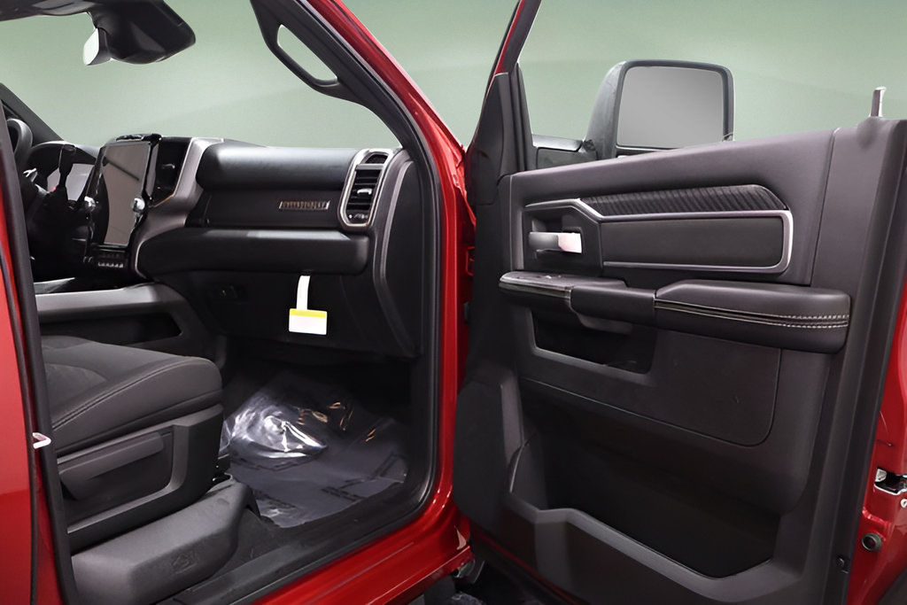 New 2026 RAM 2500 Big Horn AWD/4WD image 14