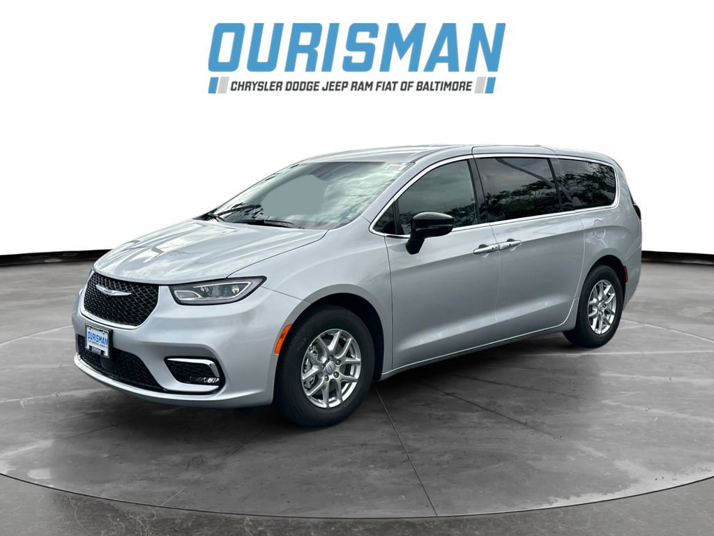 New 2026 Chrysler Pacifica Select image 2