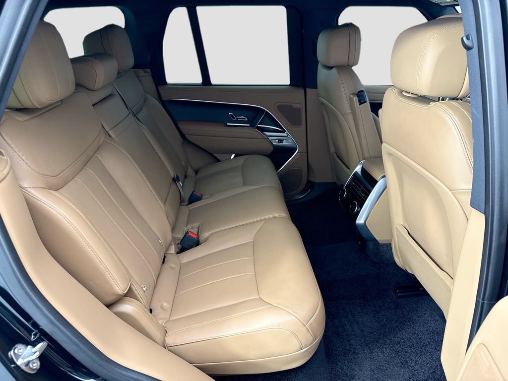 Used 2025 Land Rover Range Rover SE AWD/4WD image 21