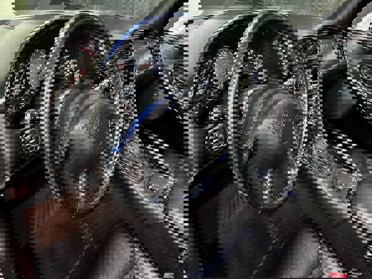 Used 2001 Chevrolet Corvette Convertible w/ Preferred Equipment Group2 image 13