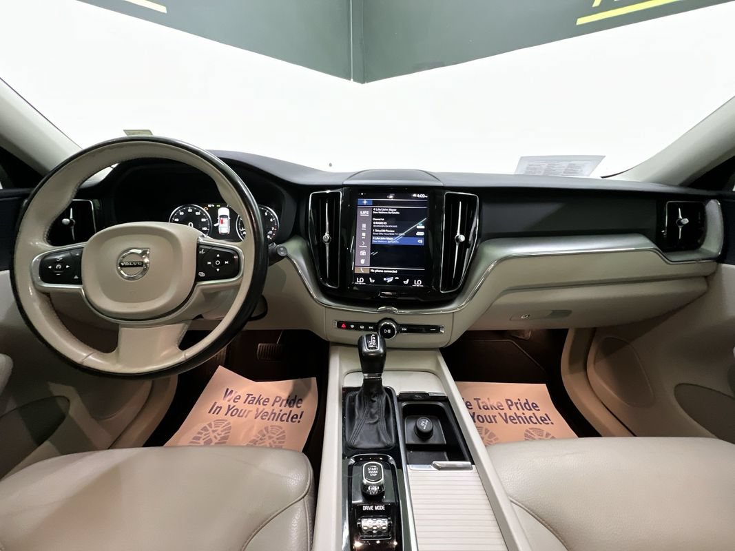 Used 2018 Volvo XC60 T6 Momentum w/ Convenience Package AWD/4WD image 18