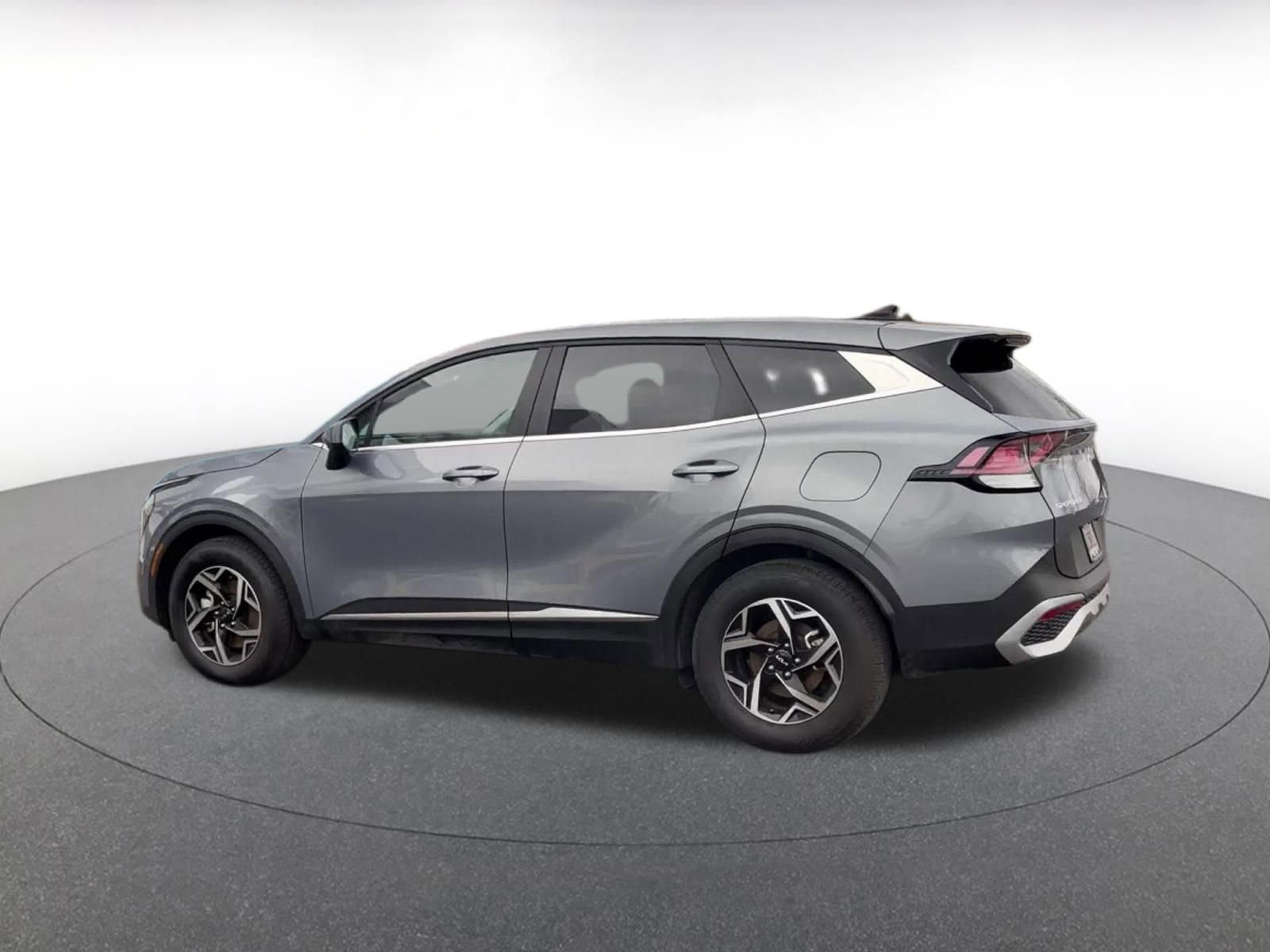 Used 2025 Kia Sportage LX FWD image 10