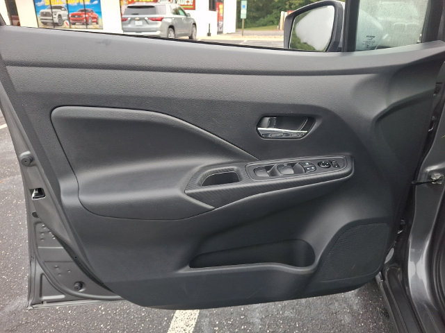 Used 2025 Nissan Versa SV FWD image 12