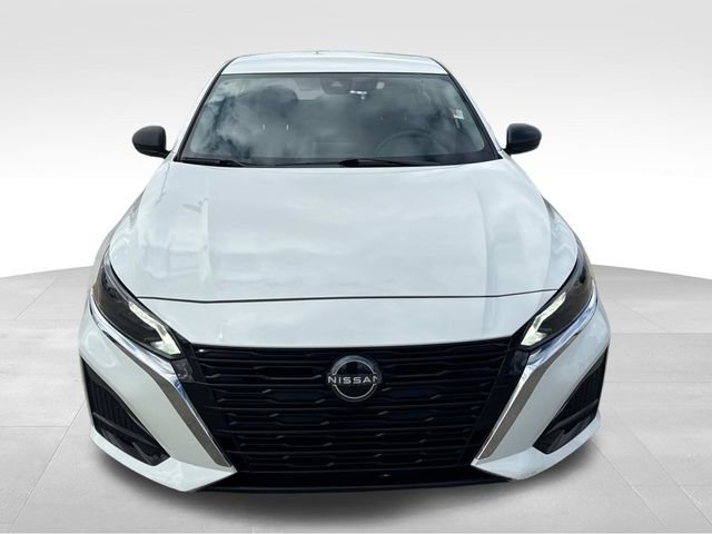 Used 2025 Nissan Altima 2.5 SV image 2