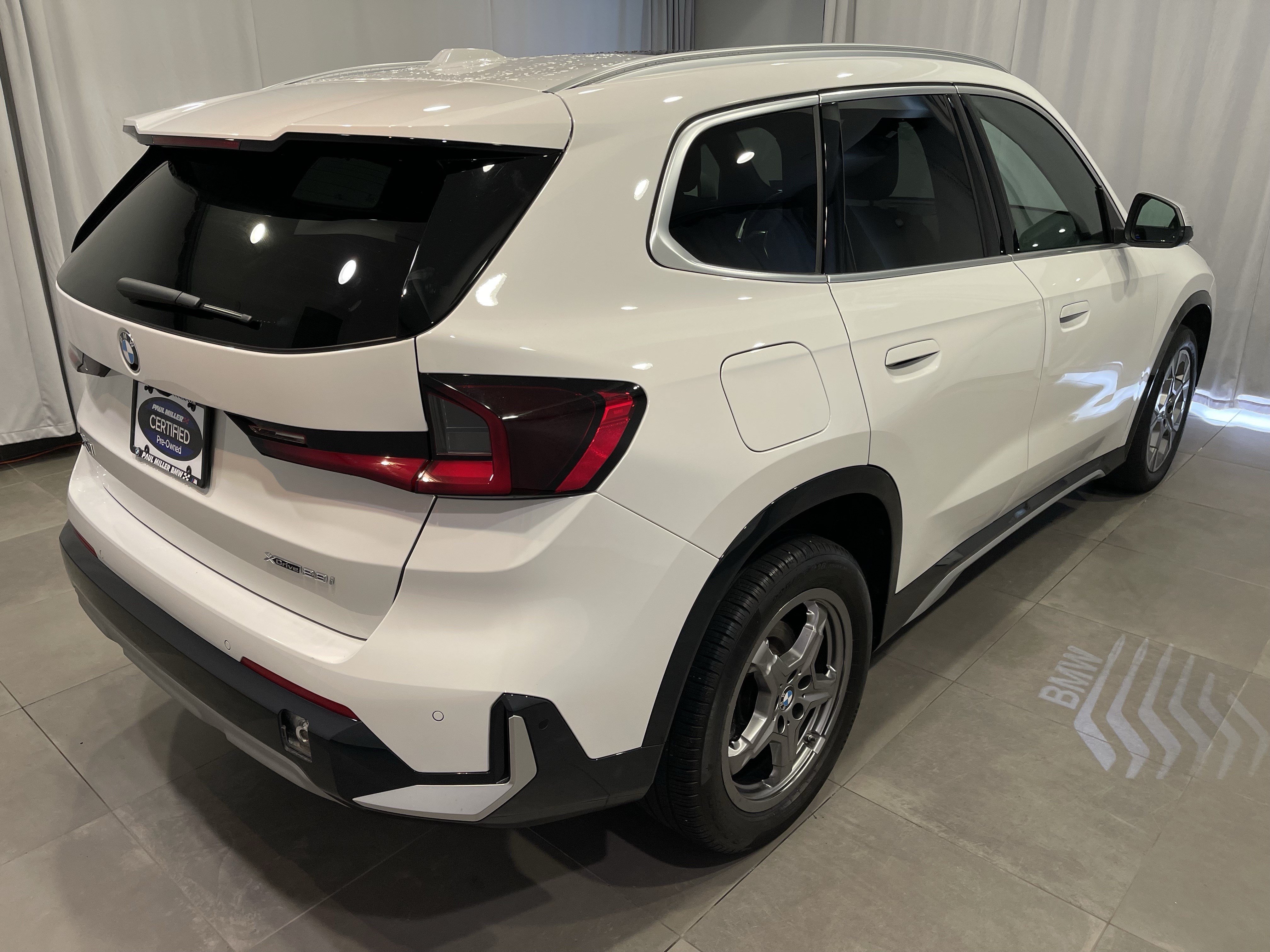 Used 2023 BMW X1 xDrive28i w/ Convenience Package AWD/4WD image 6