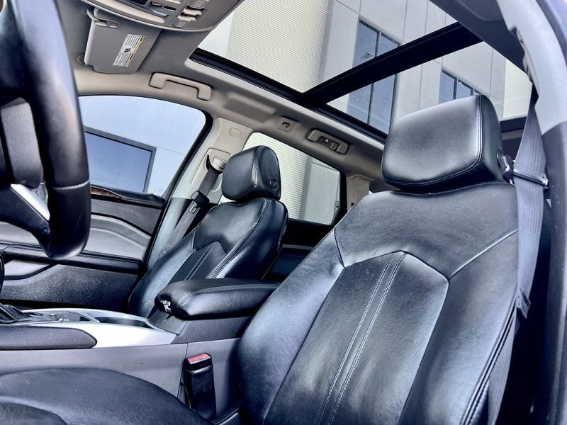 Used 2011 Cadillac SRX Premium AWD/4WD image 7