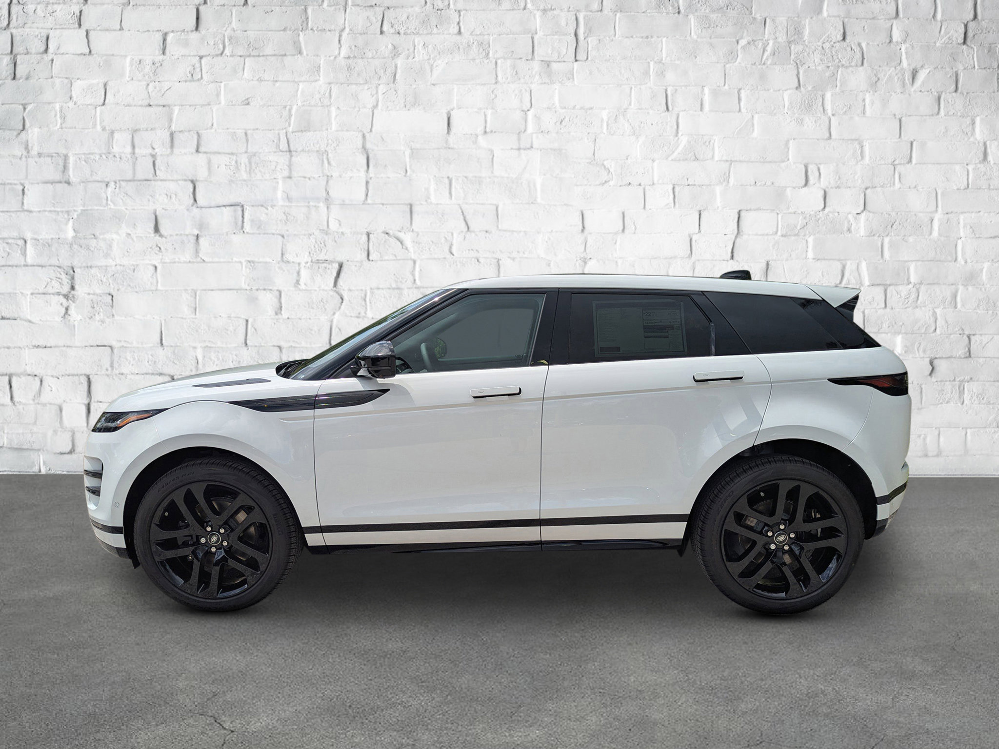 New 2026 Land Rover Range Rover Evoque Dynamic SE image 2