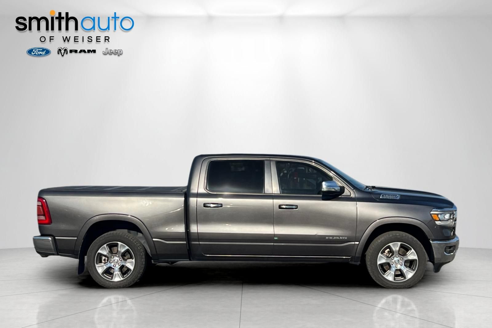 Used 2019 RAM 1500 Laramie AWD/4WD image 3
