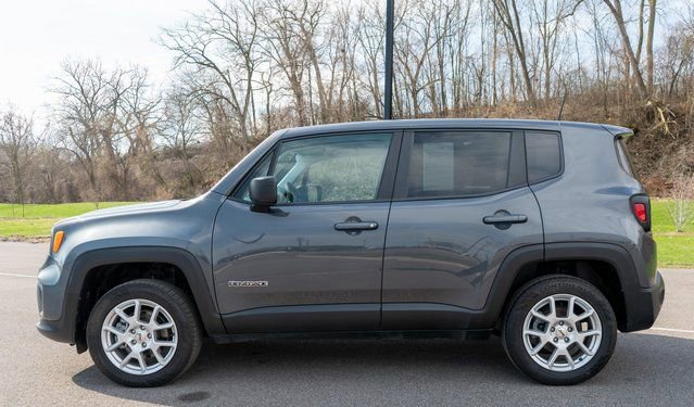 Used 2023 Jeep Renegade Latitude image 9