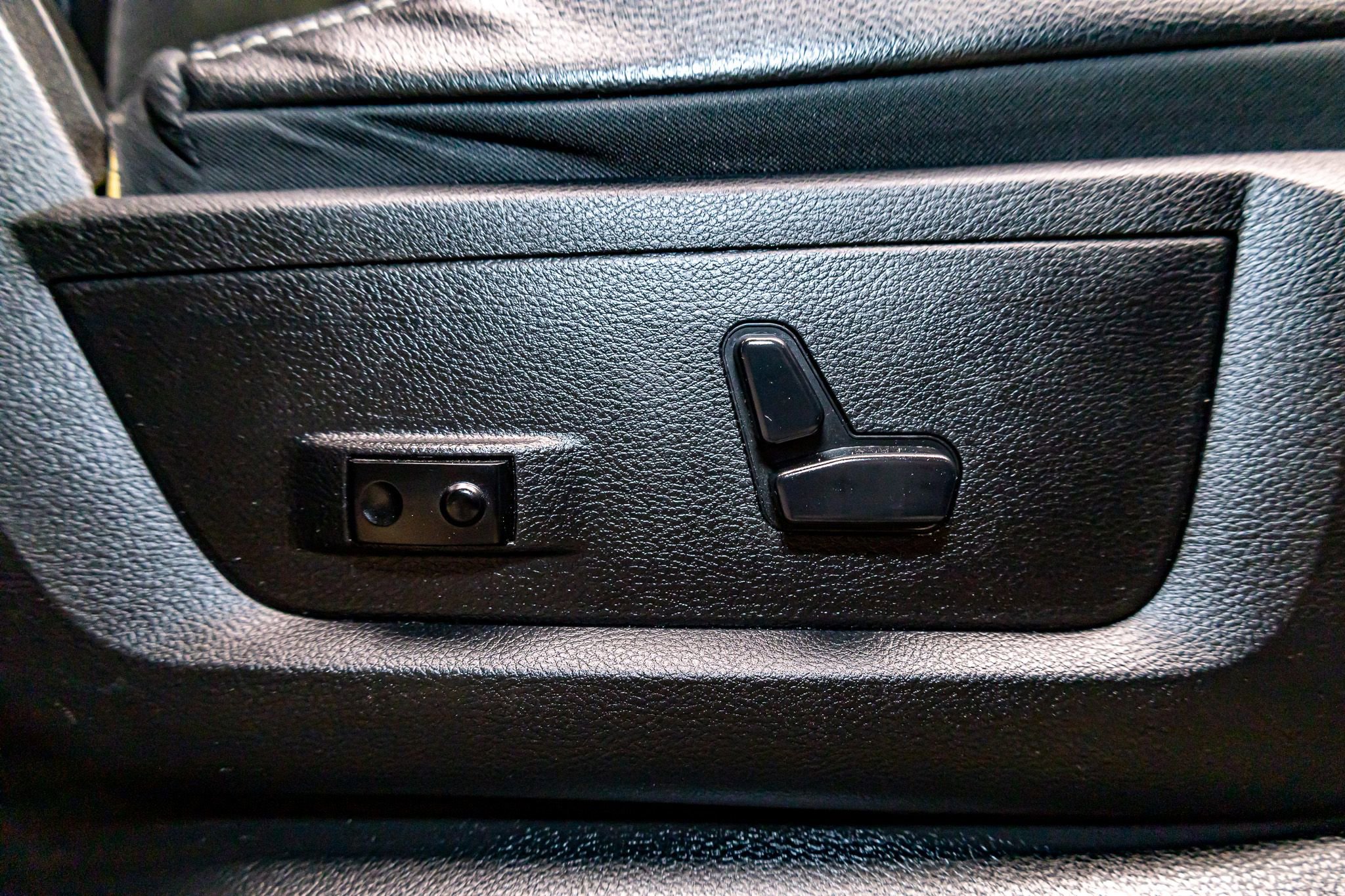 Used 2014 RAM 1500 Sport w/ Sport Premium Group image 24