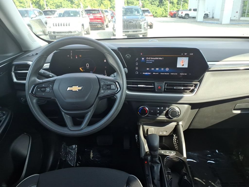 Used 2026 Chevrolet TrailBlazer LS w/ LS Convenience Package FWD image 16