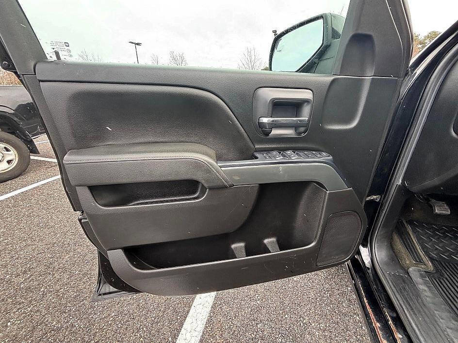 Used 2018 Chevrolet Silverado 1500 LT w/ All Star Edition image 27