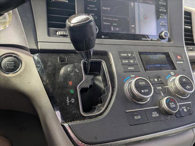 Used 2019 Toyota Sienna XLE w/ XLE Navigation Package FWD image 14