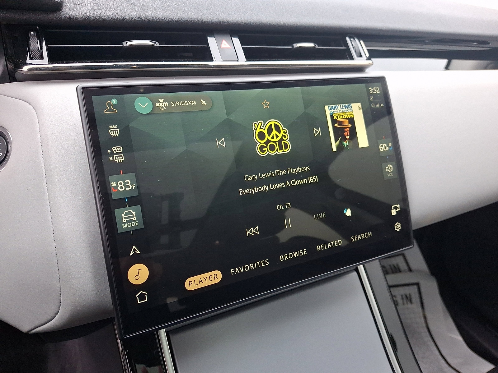 Used 2025 Land Rover Range Rover Velar S AWD/4WD image 17