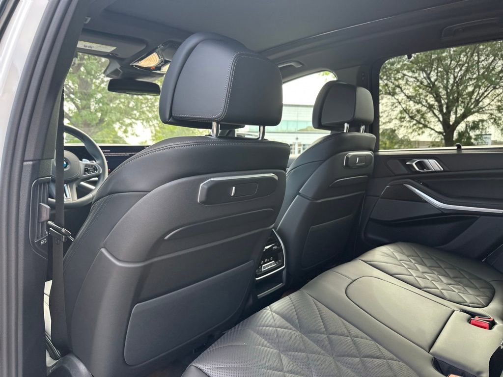 New 2026 BMW X5 M60i image 23