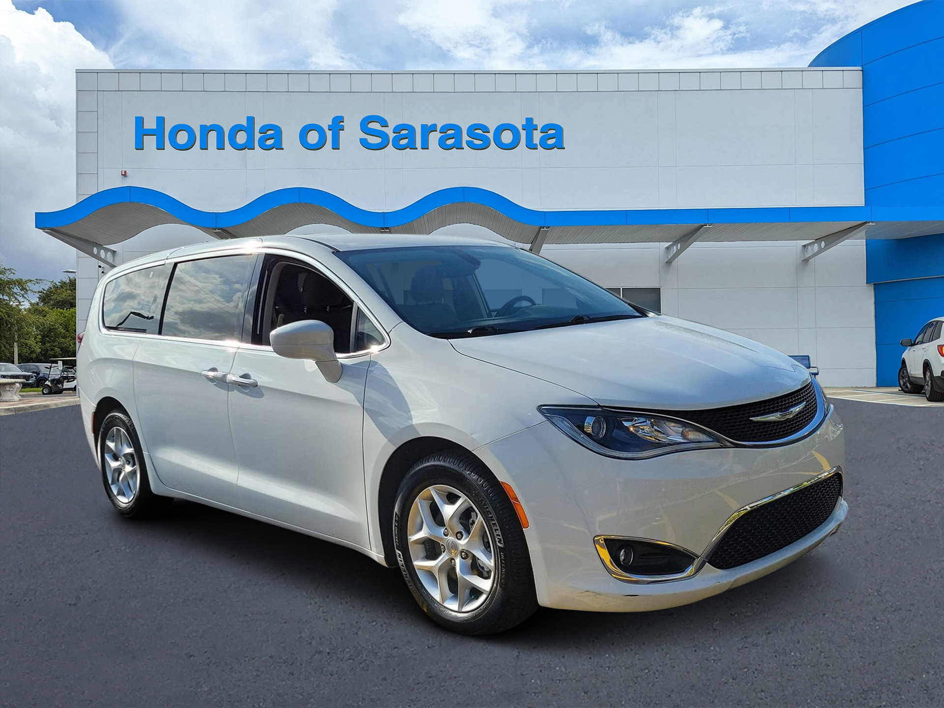 Used 2020 Chrysler Pacifica Touring w/ Tire & Wheel Group