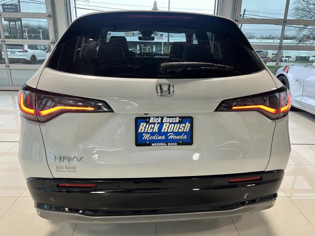 Used 2023 Honda HR-V EX-L image 9