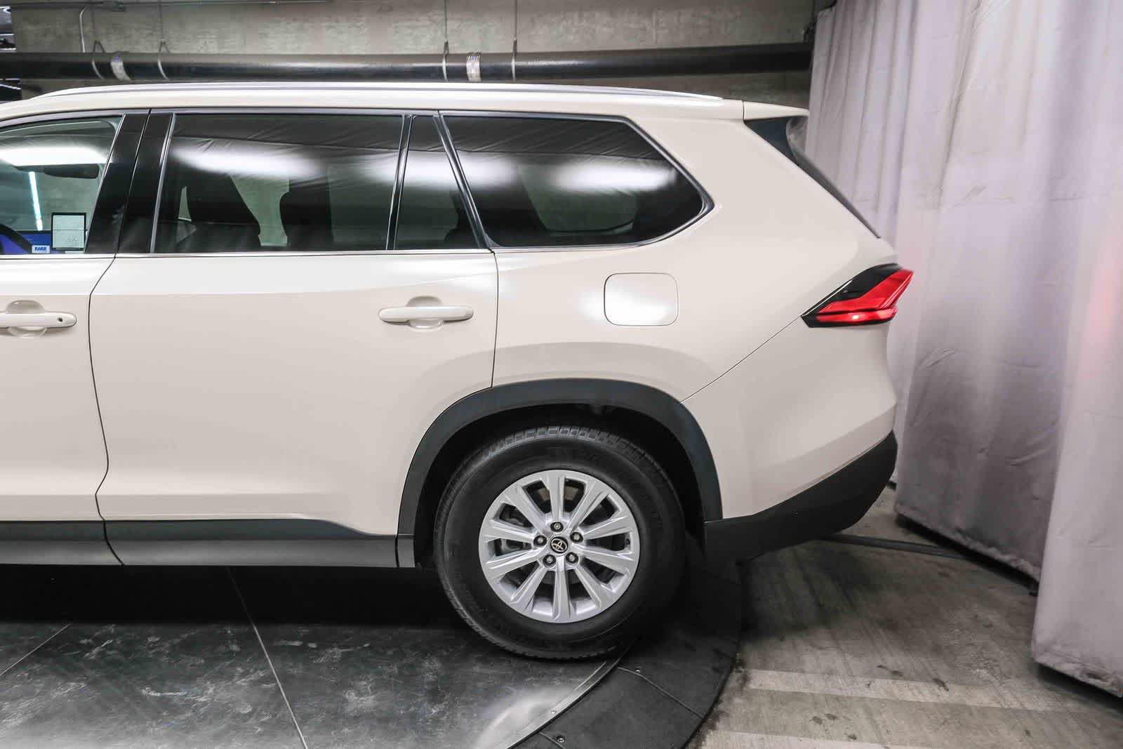 Used 2024 Toyota Grand Highlander FWD image 8